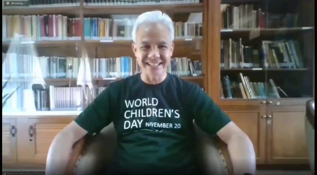 Gubernur Jateng Ganjar Pranowo dalam acara virtual peringatan Hari Anak Sedunia dengan tema 'Rembug Konco, Kids Take Over'.