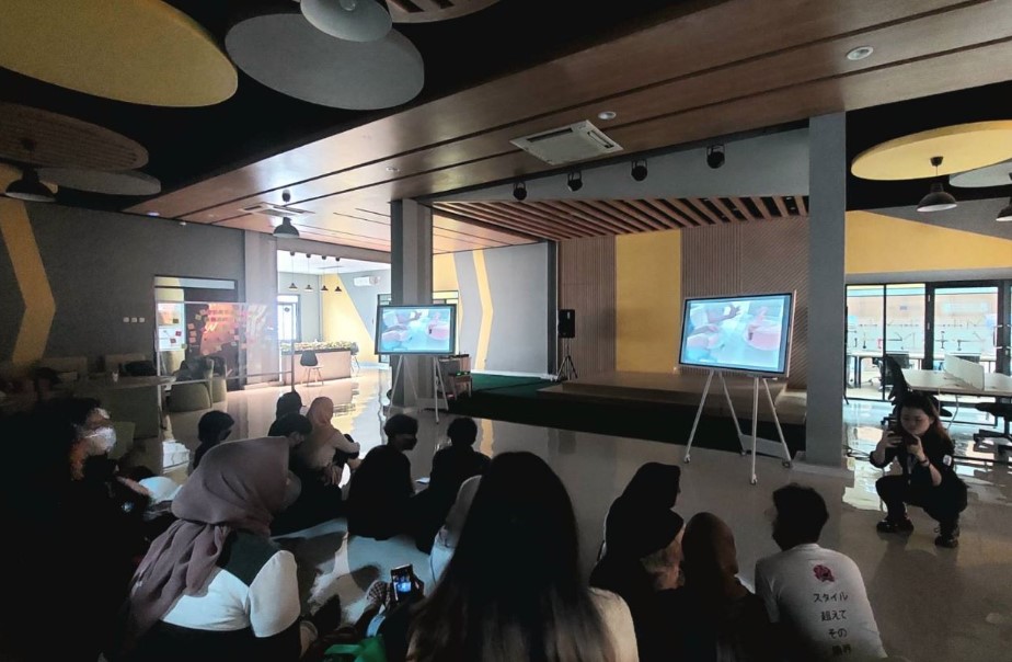 Nobar serial Stargazing The Series yang diadakan mahasiswa President University