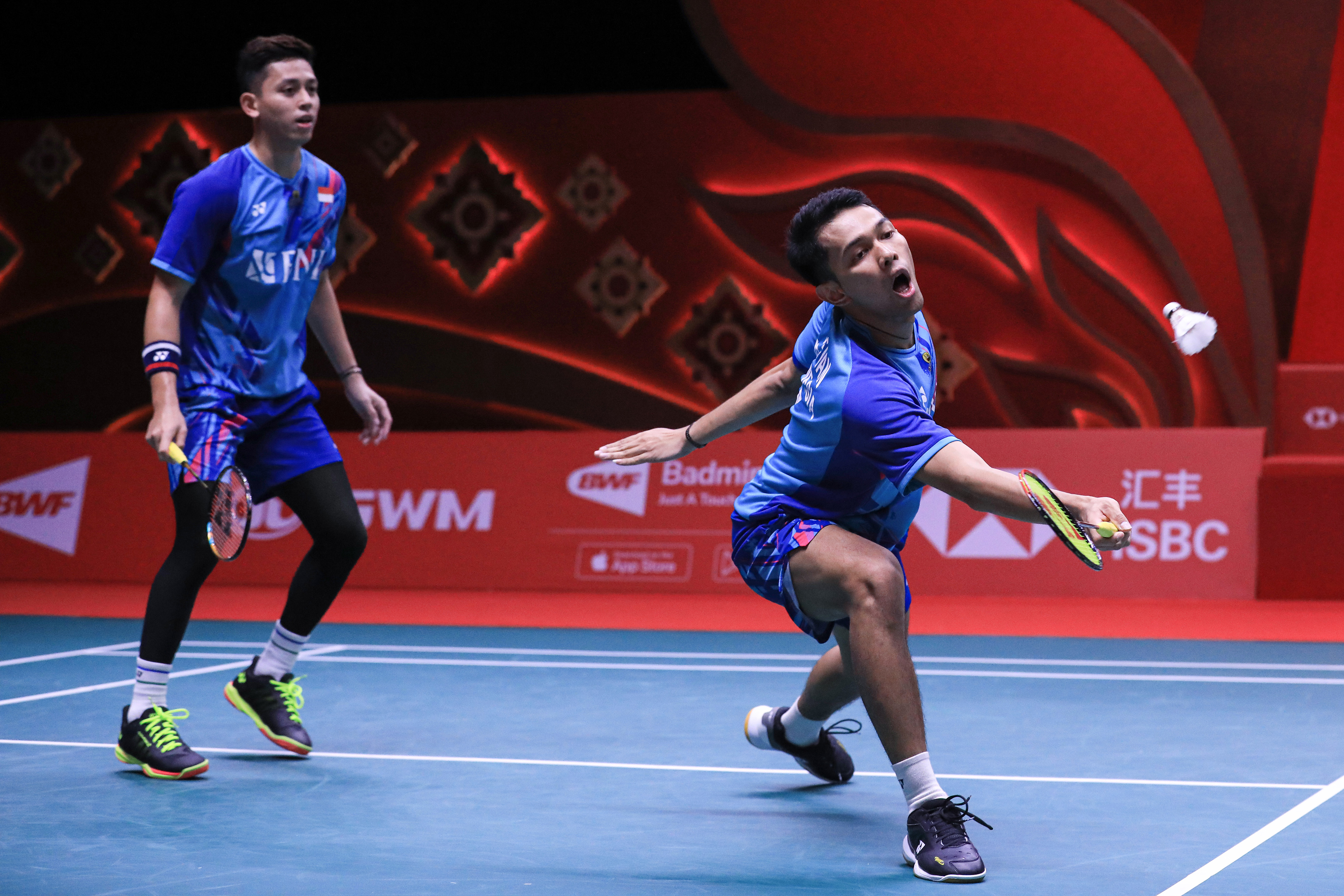 Pebulutangkis ganda putra Indonesia Fajar Alfian (kanan) dan Muhammad Rian Ardianto (kiri)
