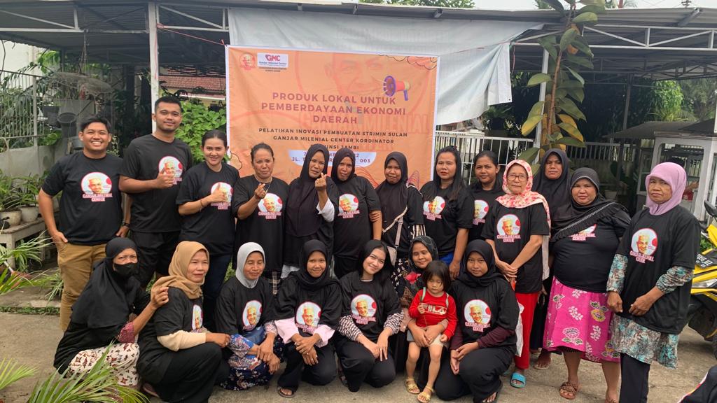 Relawan GMC Provinsi Jambi menggelar kegiatan pelatihan inovasi pembuatan Strimin Sulam bagi kaum milenial dan masyarakat untuk tingkatkan e