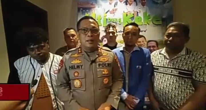 Kapolda Gorontalo Irjen Pol.Helmy Santika, SH.,SIK.,M.Si  yang mengajak nobar film 'Uti Deng Keke'. 
