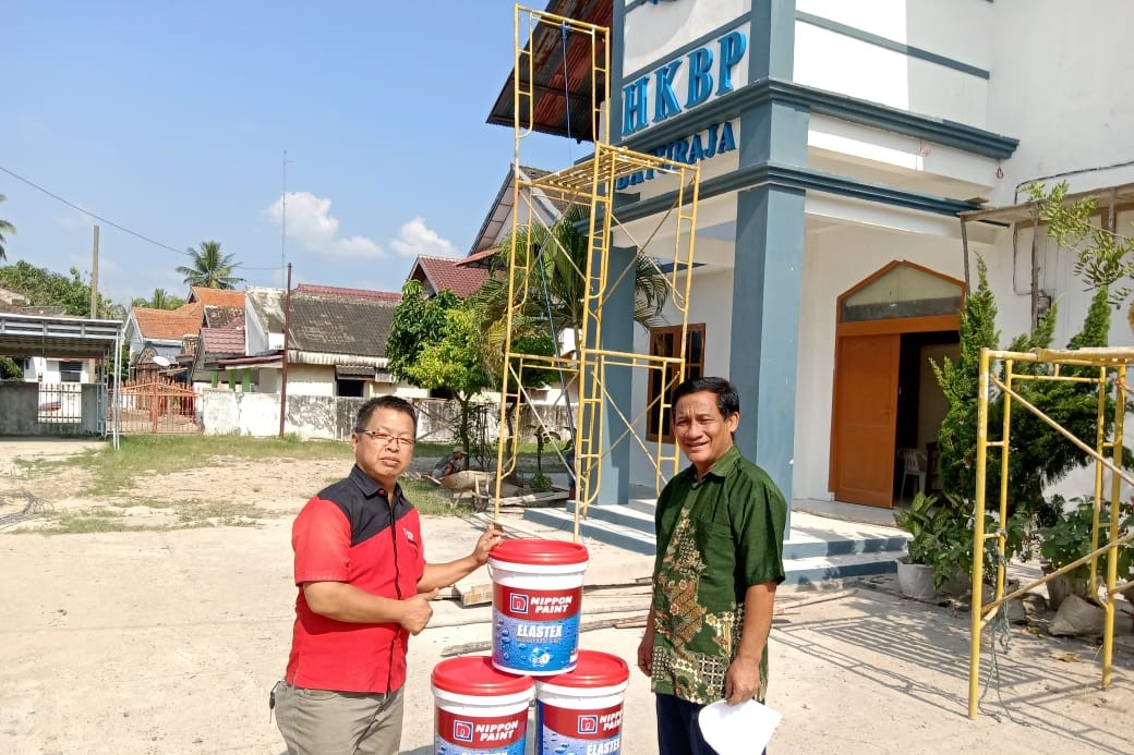Menyambut sukacita Natal dengan lebih berwarna, Nippon Paint mendonasikan 1.419 liter pada 11 gereja di beberapa daerah Indonesia. 