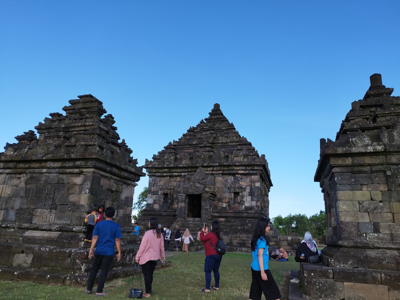 Candi Ijo menjadi salah satu tujuan kunjungan wisatawan di Kabupaten Sleman, Daerah Istimewa Yogyakarta.
