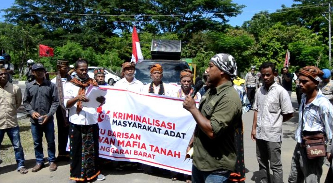 Aksi demonstrasi masyarakat adat dari 7 Ulayat di Kecamatan Boleng, Kabupaten Manggarai Barat, NTT.