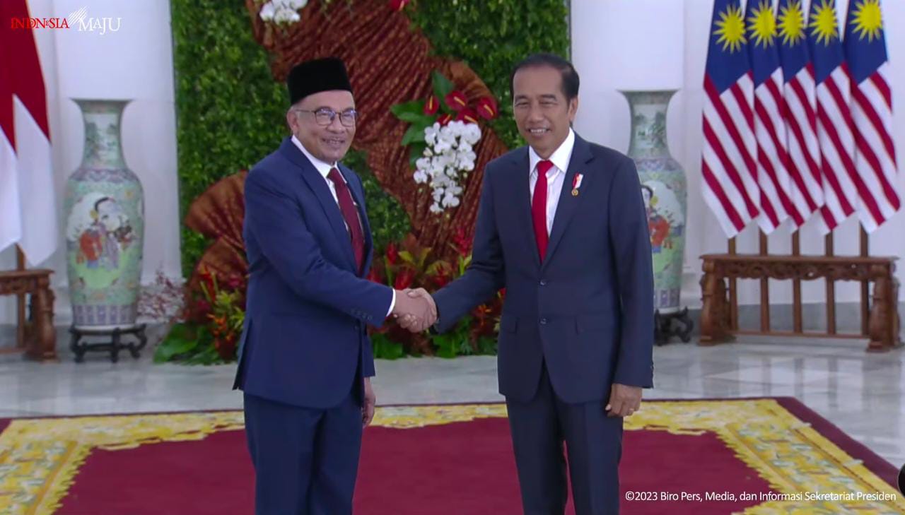 Pertemuan bilateral antara Presiden Joko Widodo dan Perdana Menteri Anwar Ibrahim yang digelar di Istana Kepresidenan Bogor, Jawa Barat.