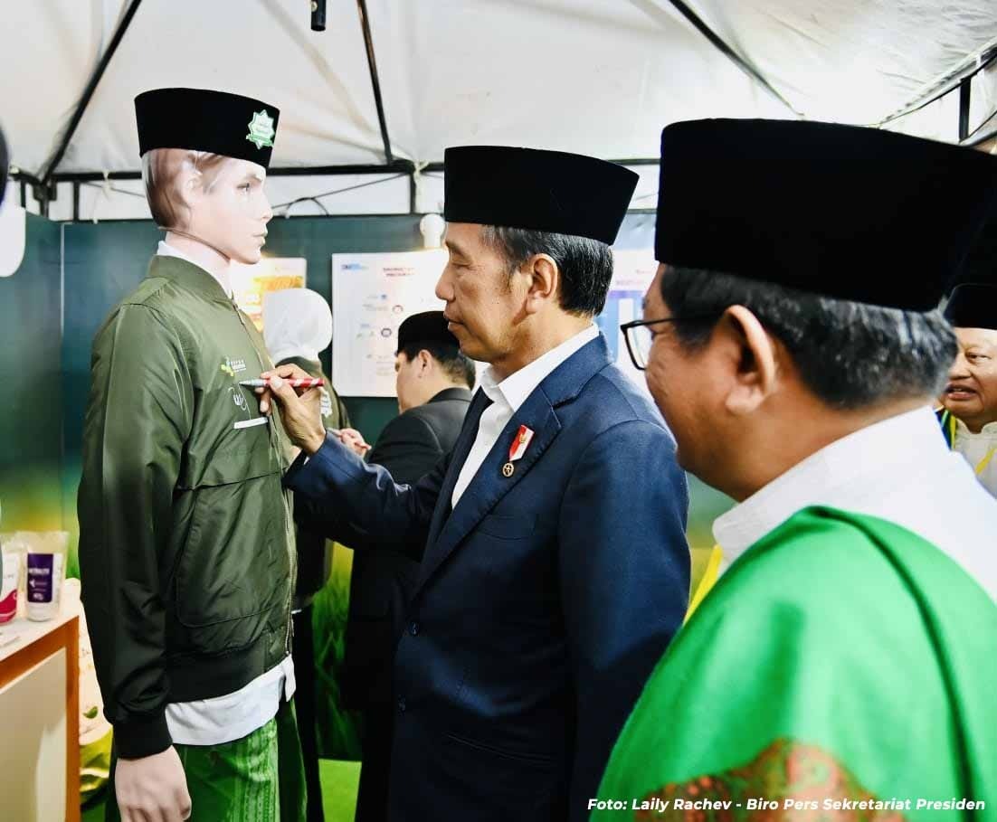 Presiden Joko Widodo dan Menteri BUMN meresmikan program Santri Makmur Petrokimia Gresik