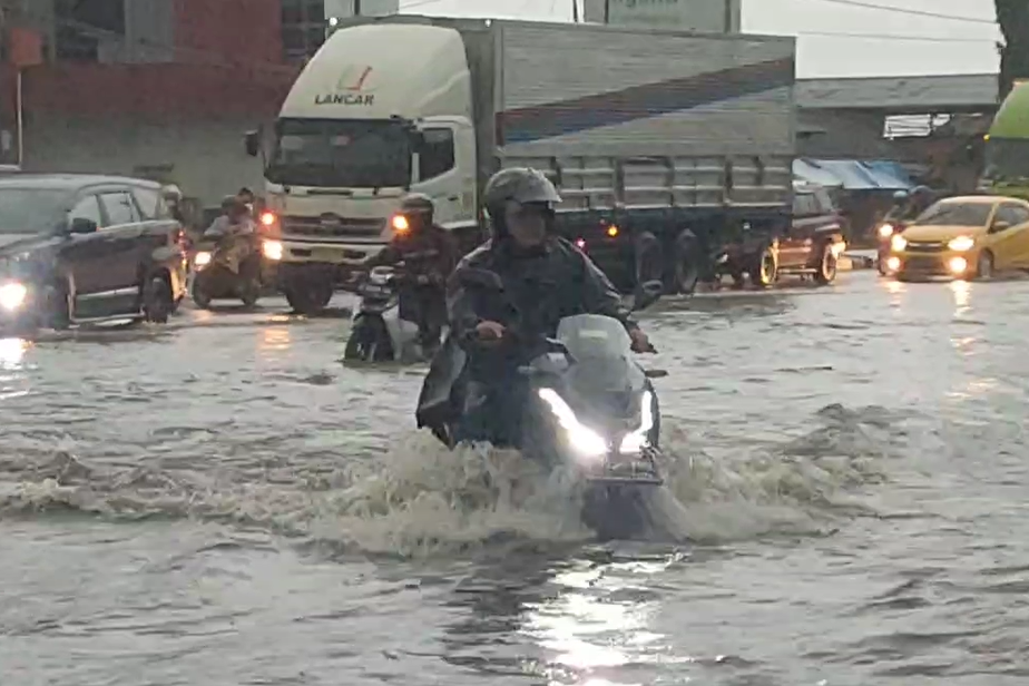 Banjir di pantura Cirebon.