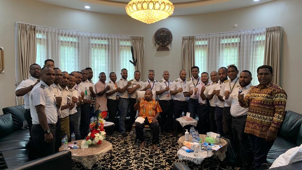 Gubernur Papua Lukas Enembe bersama Anton Gobay