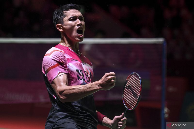 Pebulu tangkis tunggal putra Indonesia Jonatan Christie meluapkan ekspresi kemenangannya