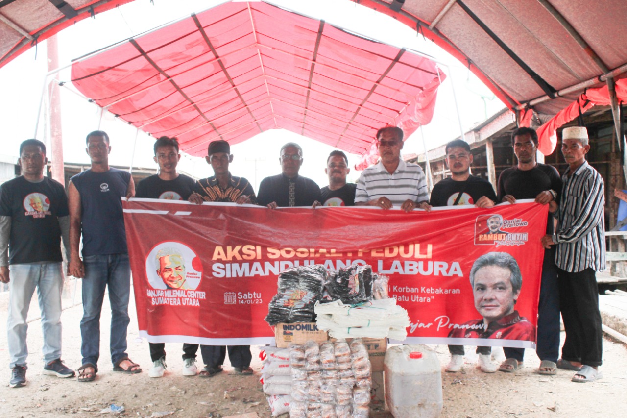 Sukarelawan Ganjar Milenial Center Sumut merespons cepat insiden korban kebakaran yang ada di Desa Simandulang, Kabupaten Labuhan Batu Utara