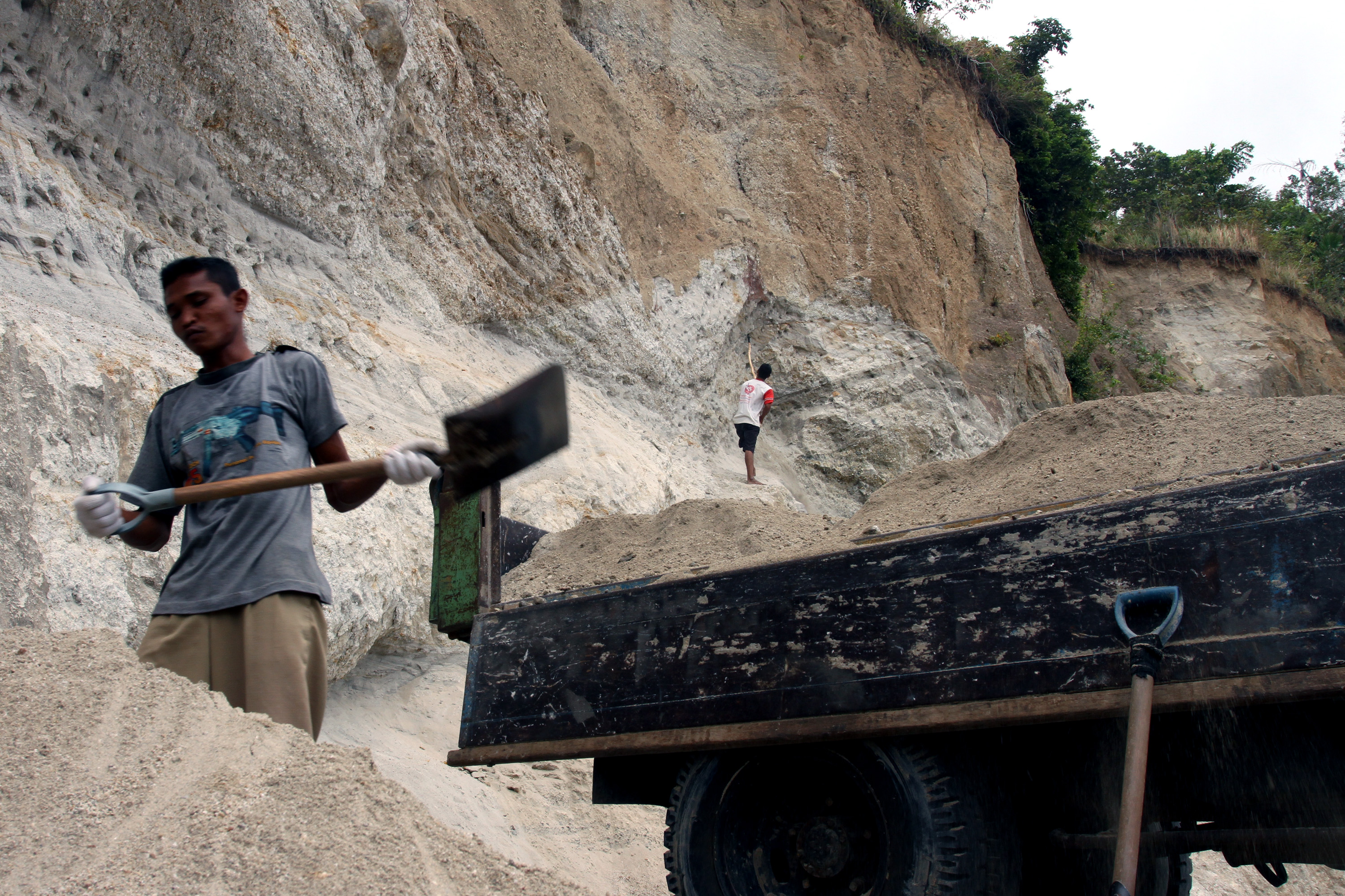 Tiongkok Tawarkan Rp45 T Garap Investasi Pasir Silika di Babel