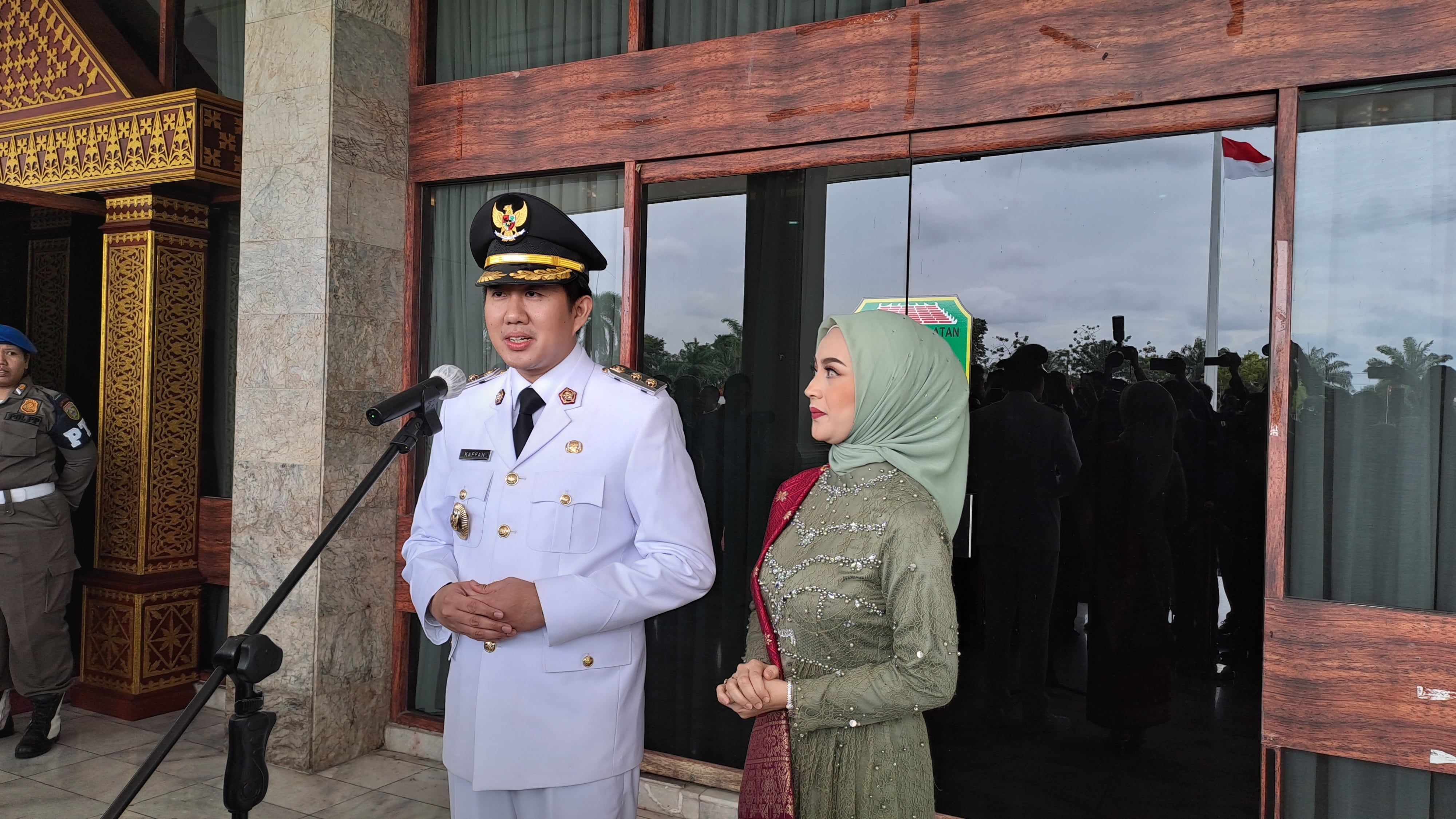 Plt Bupati Muara Enim, Ahmad Usmarwi Kaffa usai dilantik Gubernur Sumsel Herman Deru di Griya Agung Palembang, Rabu (25/1/2023)