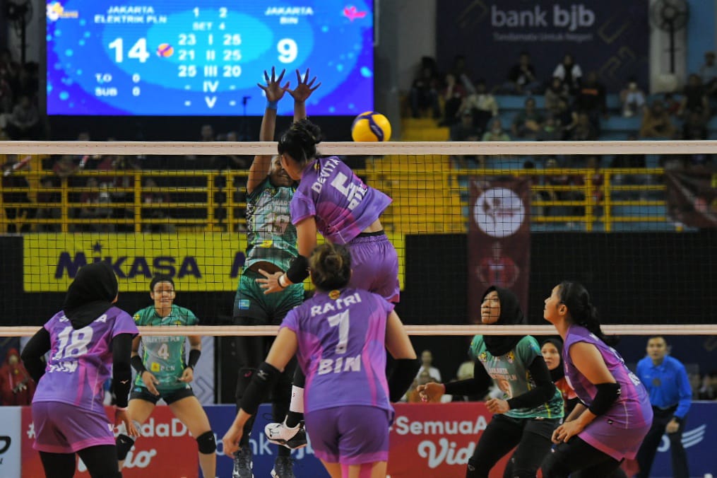 Tim voli putri Jakarta BIN berhasil mengalahkan tim putri Jakarta Elektrik PLN pada permainan perdana mereka, Sabtu (7/1/2023). 