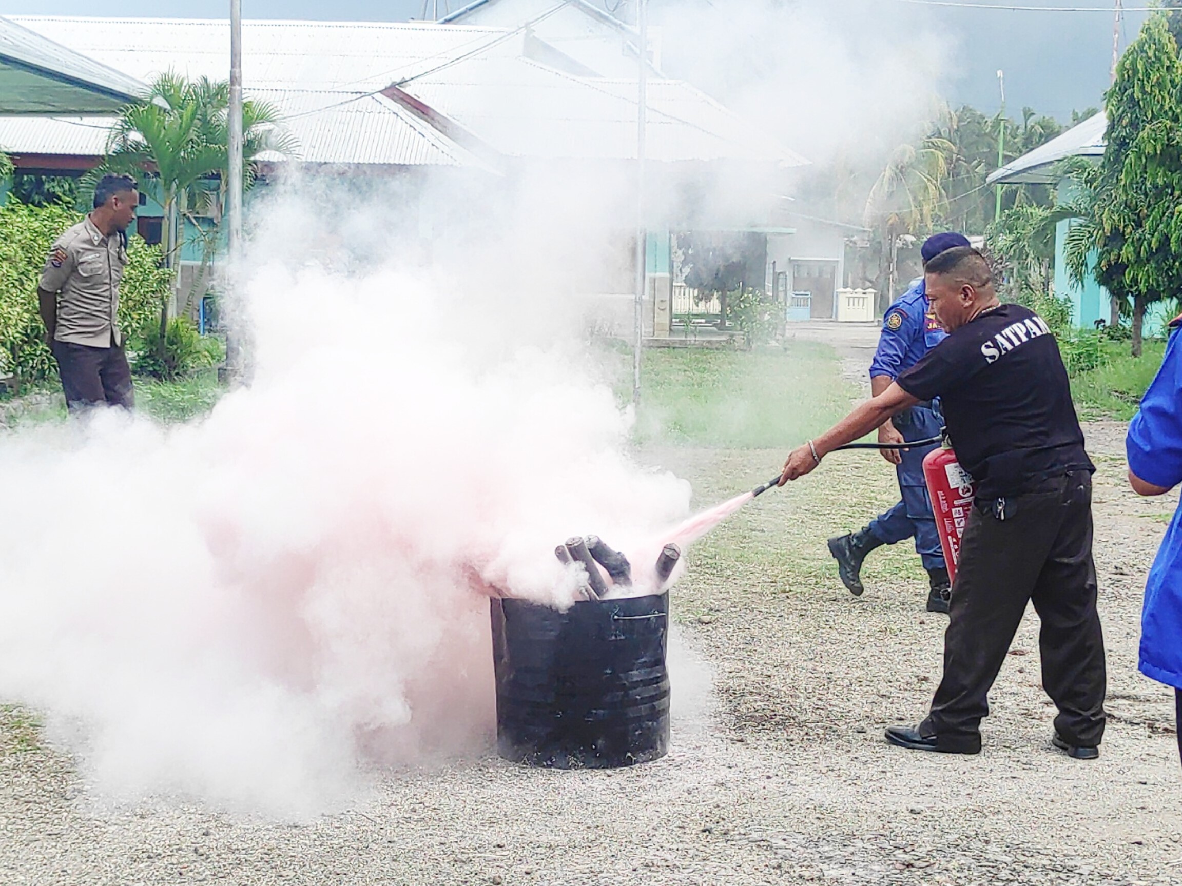 Simulasi kebakaran di Rumah Sakit Santa Elisabeth Gabriel Kewapante Maumere.