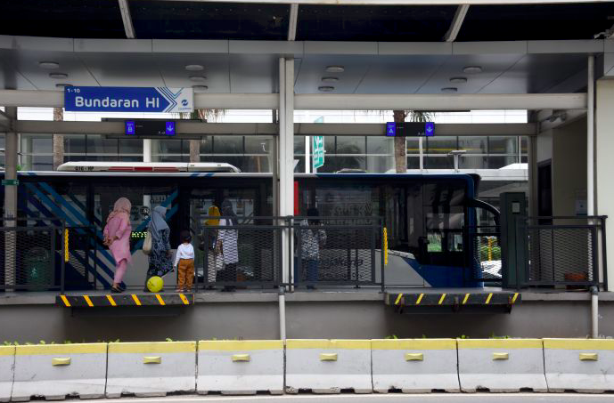 Transjakarta Kebut Revitalisasi Halte Integrasi KRL Jabodetabek