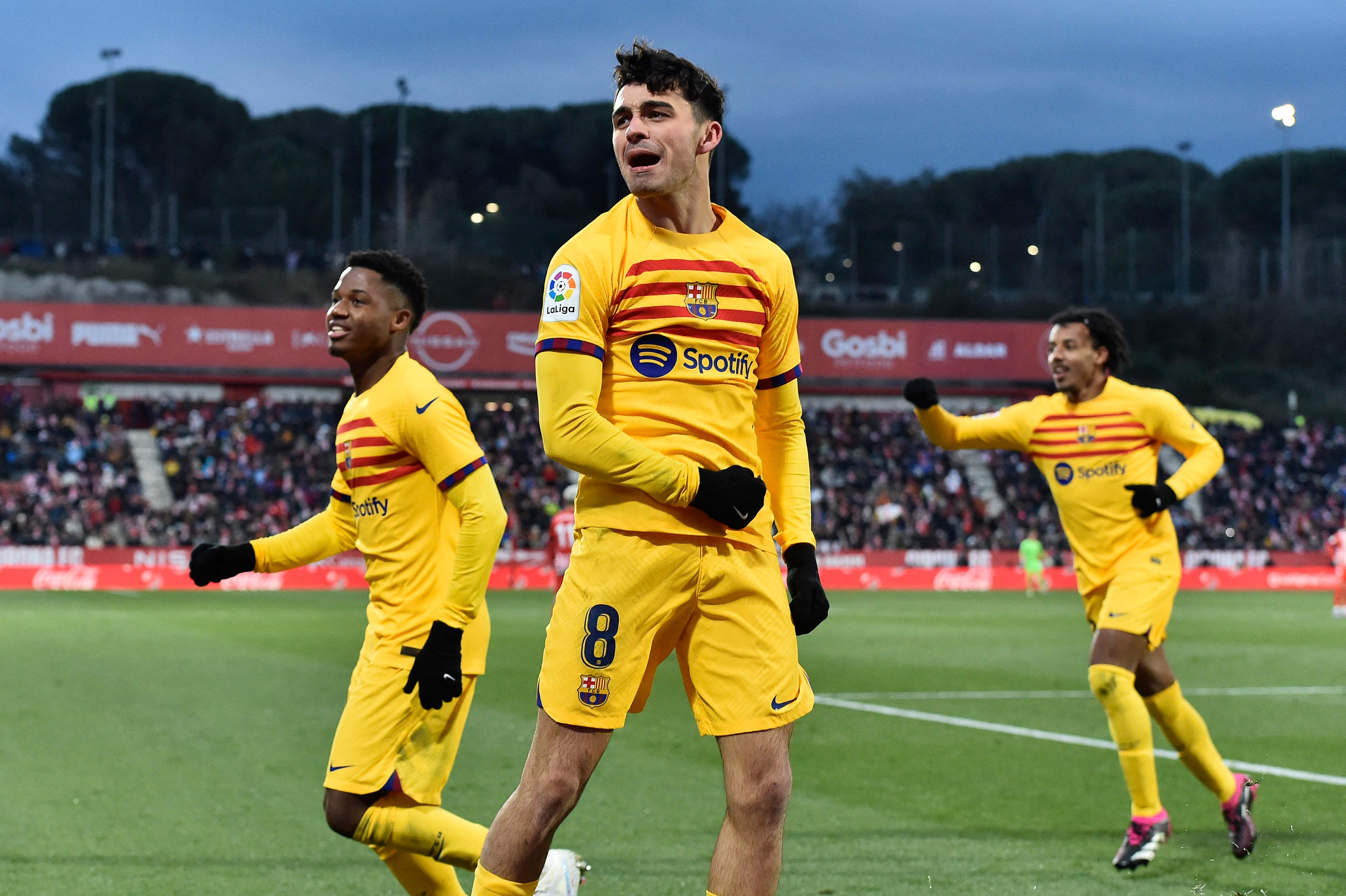 Pedri (tengah) melakukan selebrasi usai mencetak gol ke gawang Girona di laga La Liga.