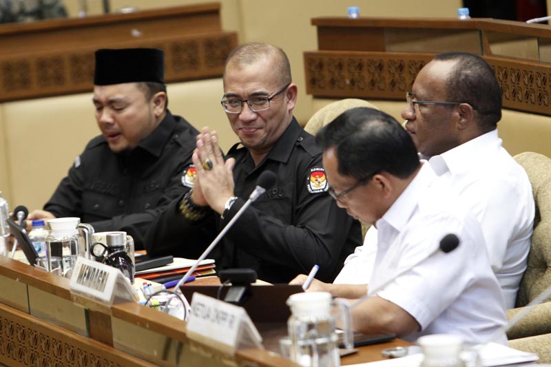 Suasana rapat kerja KPU, Bawaslu, DKPP, Kemendagri, dengan Komisi II DPR RI, Rabu (11/1).