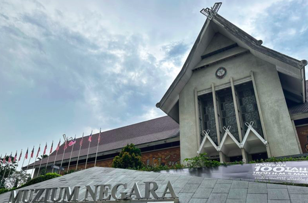 Tampak depan Muzium Negara, yang menjadi salah satu tujuan wisata para wisatawan asing saat berkunjung di Kuala Lumpur, Selasa (3/1/2023). 