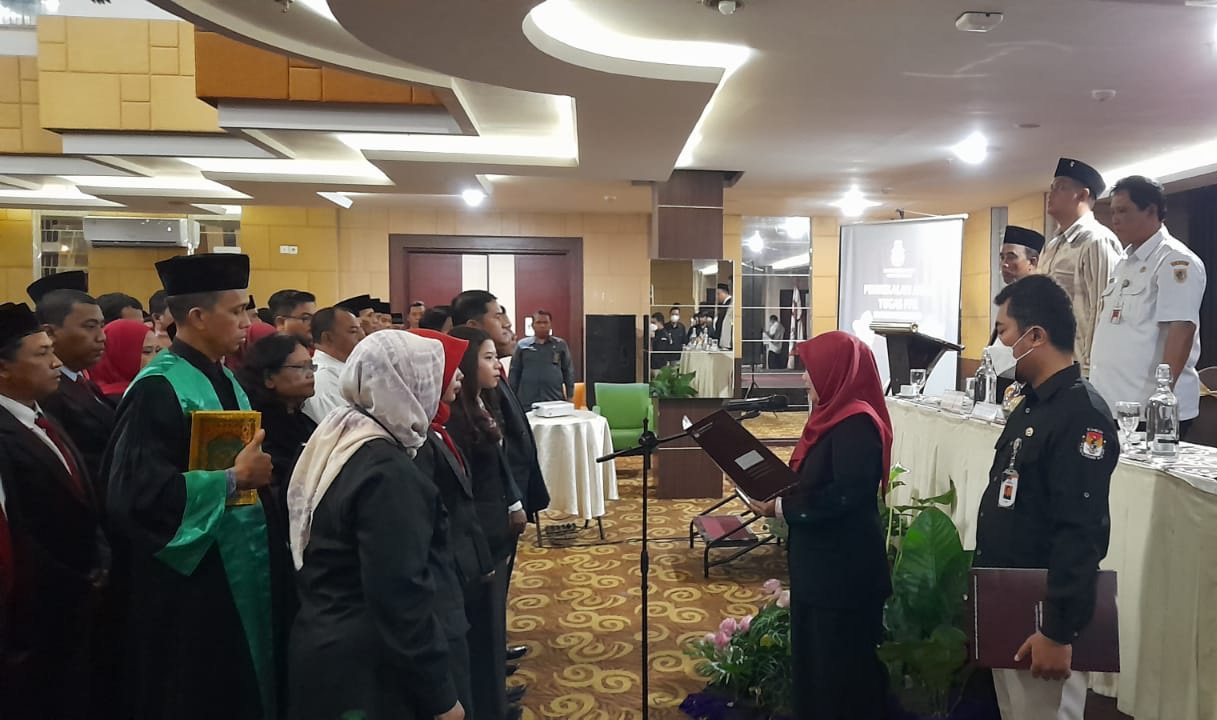 Pelantikan anggota  130 anggota Panitia Pemilihan Kecamatan se-Kabupaten Klaten