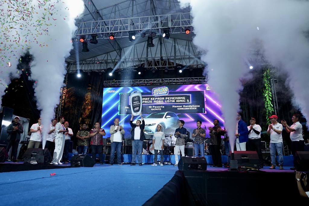 Acara Gelegar Cuan PLN Mobile 2022 digelar di Benteng Vastenburg, Kota Solo, Jawa Tengah, Sabtu, (28/1).