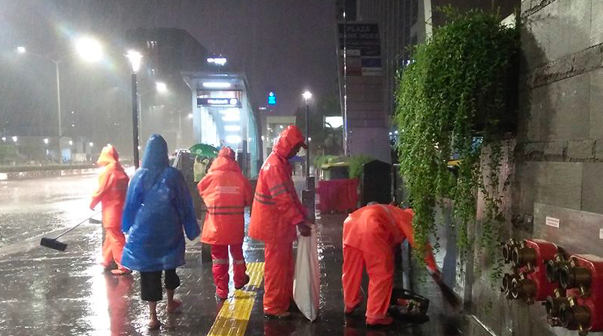 Sampah Sisa Perayaan Tahun Baru 2023 di Jaktim Capai 12,1 Ton