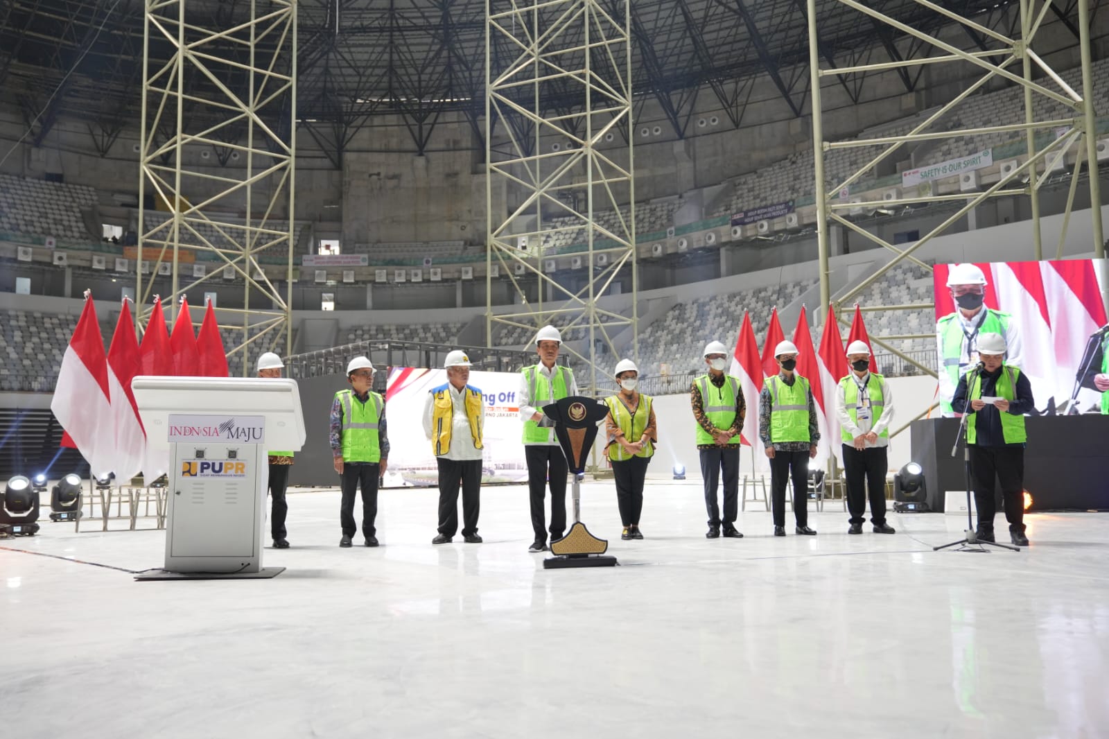Topping Off Indoor Multifunction Stadium  Gelora Bung Karno