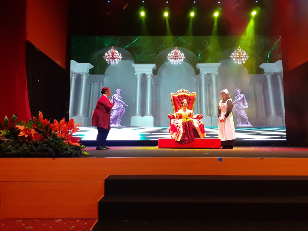 Pertunjukan 'Servant of Evil' oleh mahasiswa LPSR Communication & Business Institute.