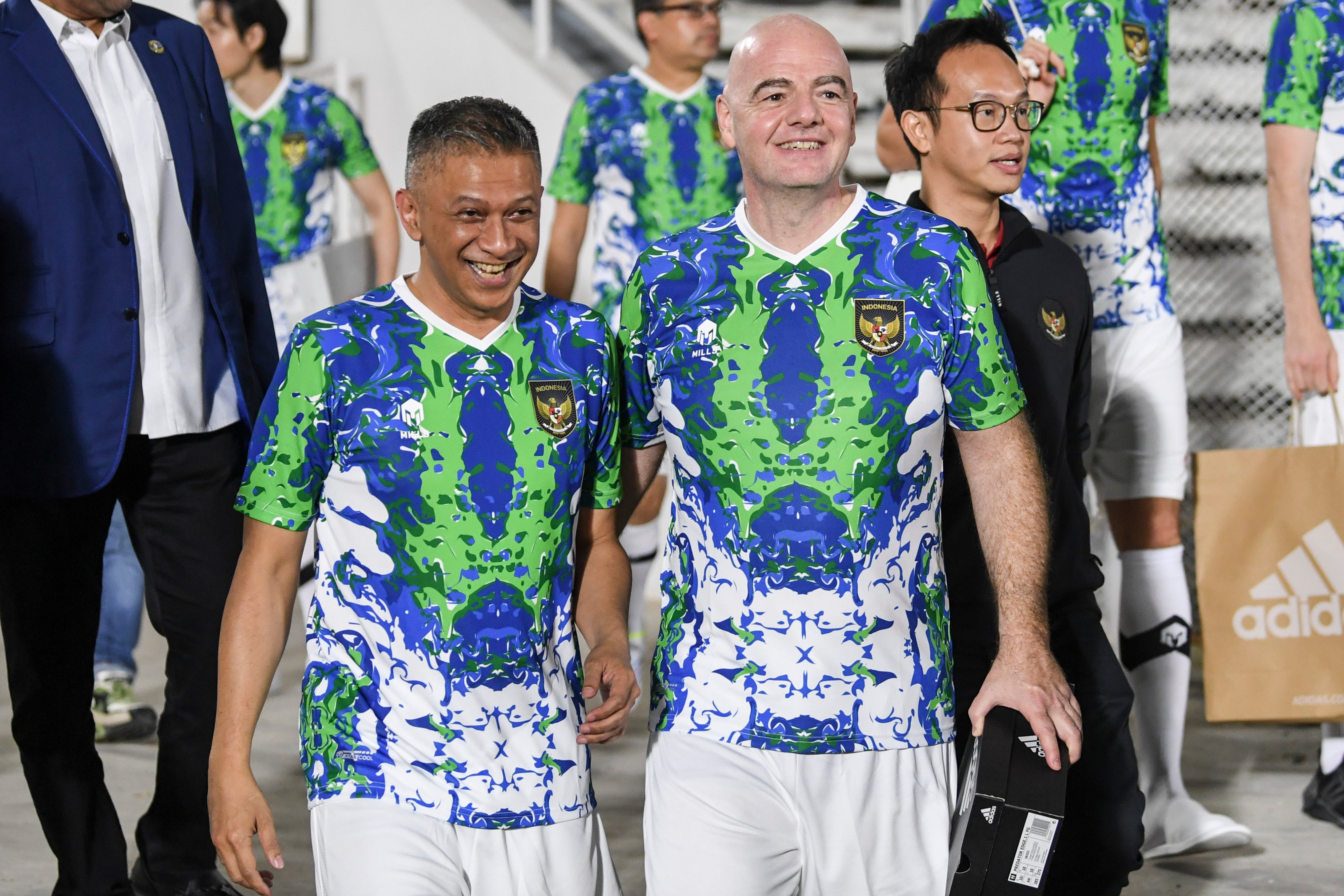 Iwan Budianto (kiri)