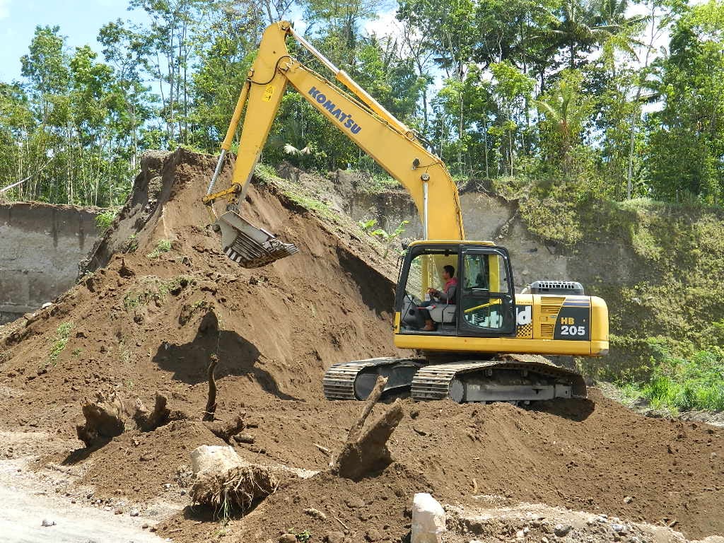 Area pertambangan bahan galian golongan C di lereng Merapi, kerusakan lingkungan makin parah karena tidak ada reklamasi paska penambangan