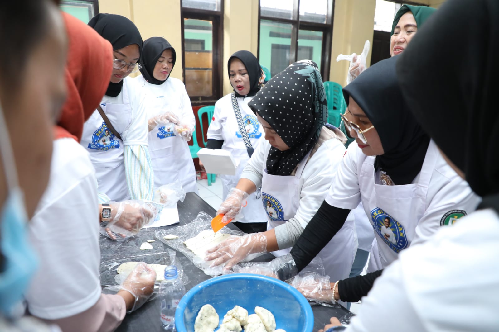 Pelatihan wirausaha dan praktik oleh Aksi Jaringan Sandi Uno,untuk membantu ekonomi keluarga di Kab. Bandung, Jabar, Jumat (27/1/2023)