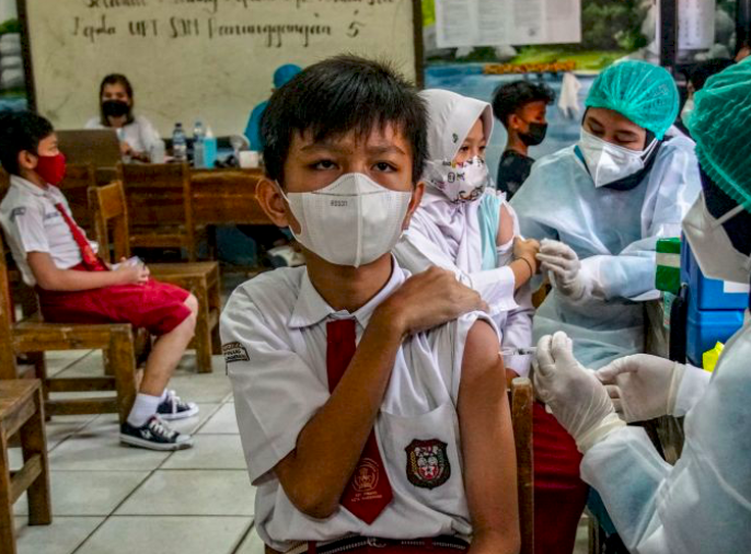 Ilustrasi Vaksinasi Anak.