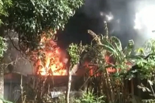 Kebakaran melanda gudang penyimpanan BBM milik warga di Jalan Lakitan, Kelurahan Ulak Surung, Kecamatan Lubuklinggau Utara Dua.