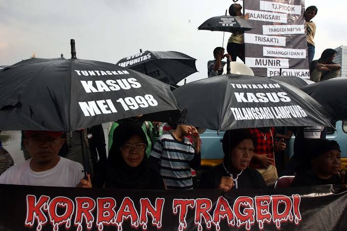 Aksi massa menuntut penuntasan kasus pelanggaran HAM masa lalu