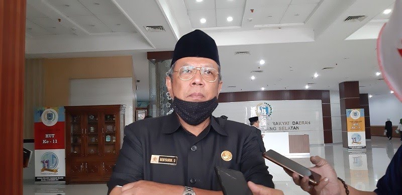 Wali Kota Tangsel Benyamin Davnie