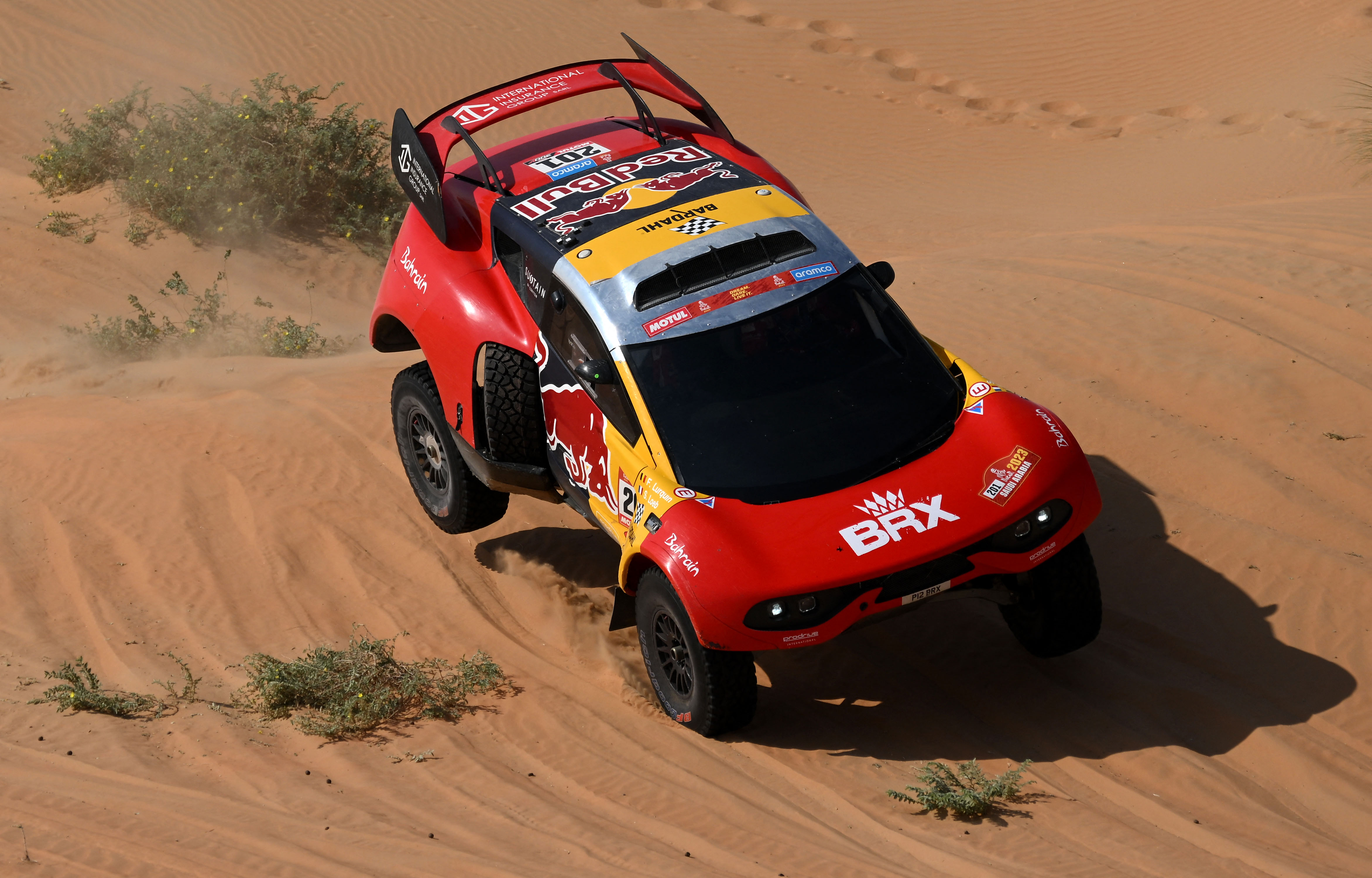 Aksi pembalap Prancis Sebastien Loeb di etape 10 Reli Dakar.