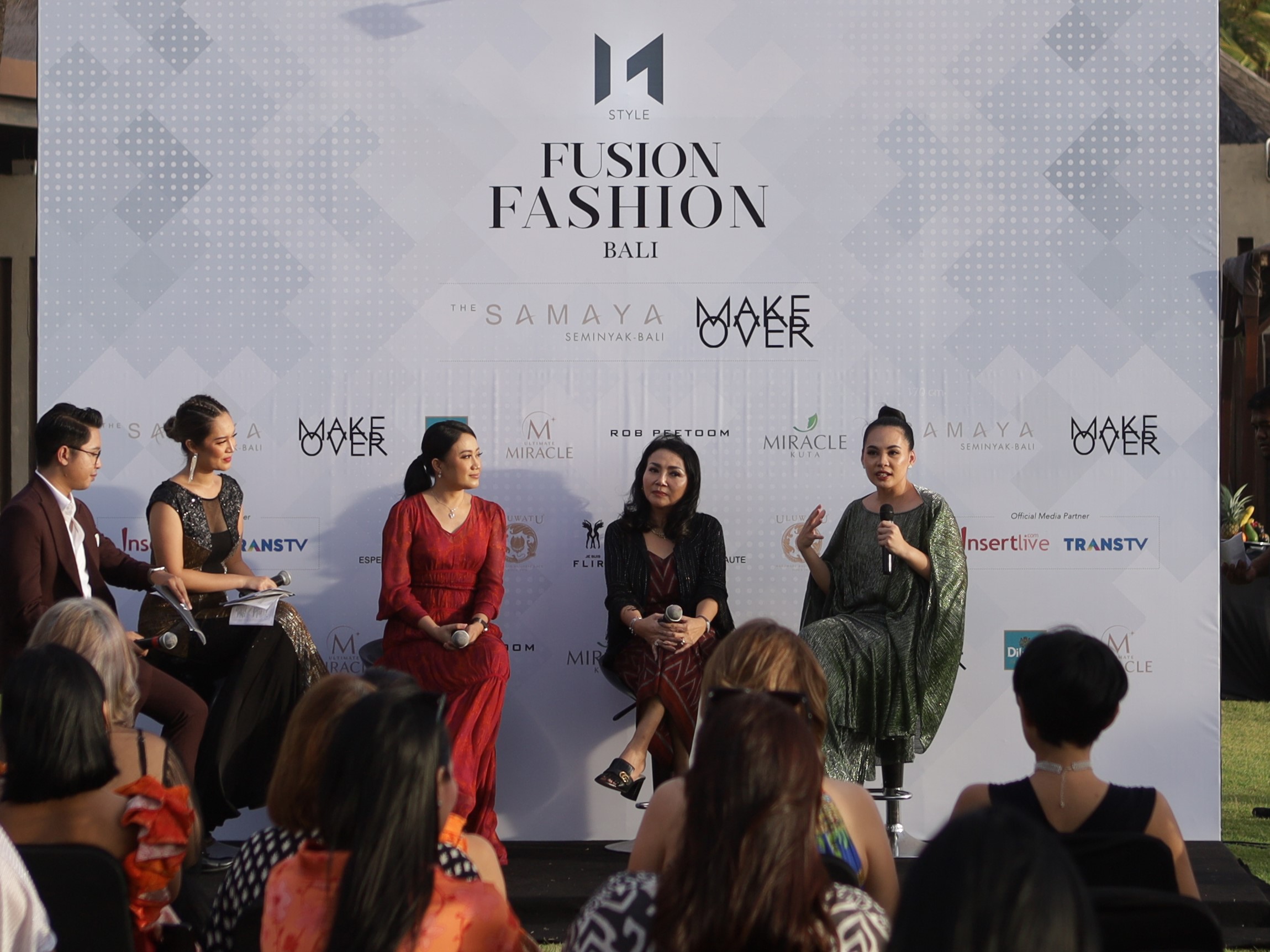 Fusion Fashion menampilkan kolaborasi perancang busana lokal dan internasional dengan membangun hubungan kuat antara brand dan target pasar.