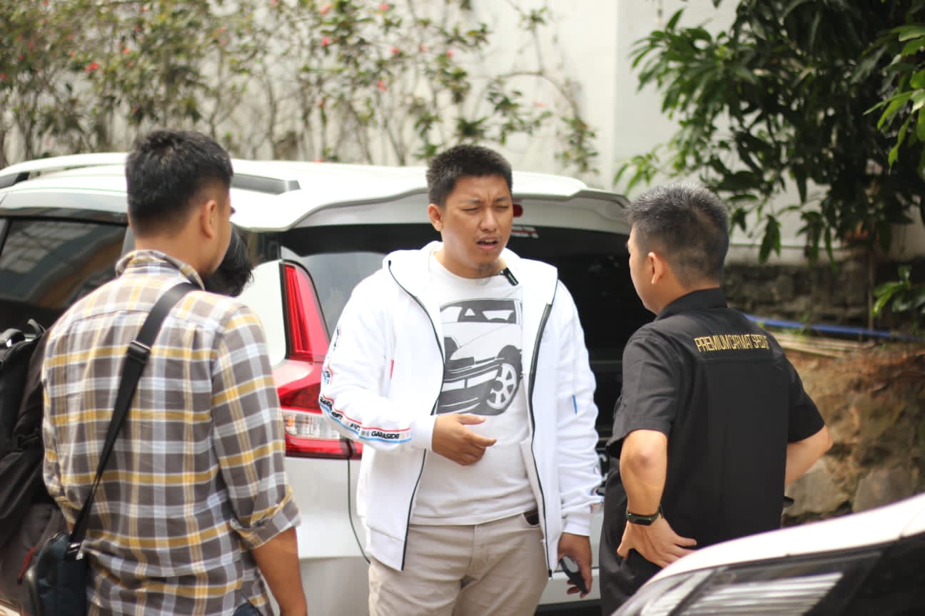  Influencer sekaligus youtuber otomotif Ridwan Hanif resmi bergabung di Frontier Premium Carmat sebagai Co-Founder