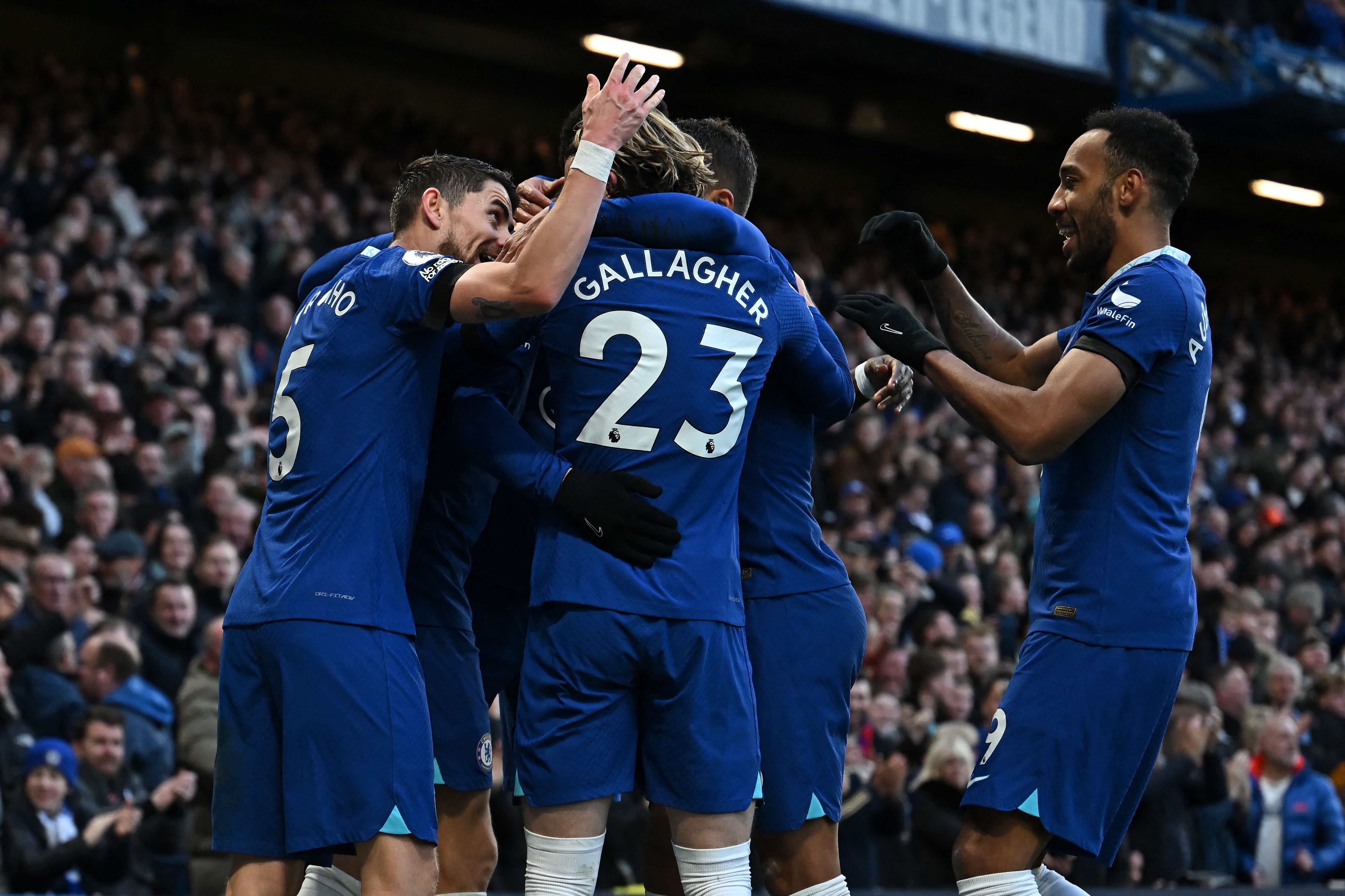 Para pemain Chelsea melakukan selebrasi usai mencetak gol ke gawang lawan di laga Liga Primer Inggris.