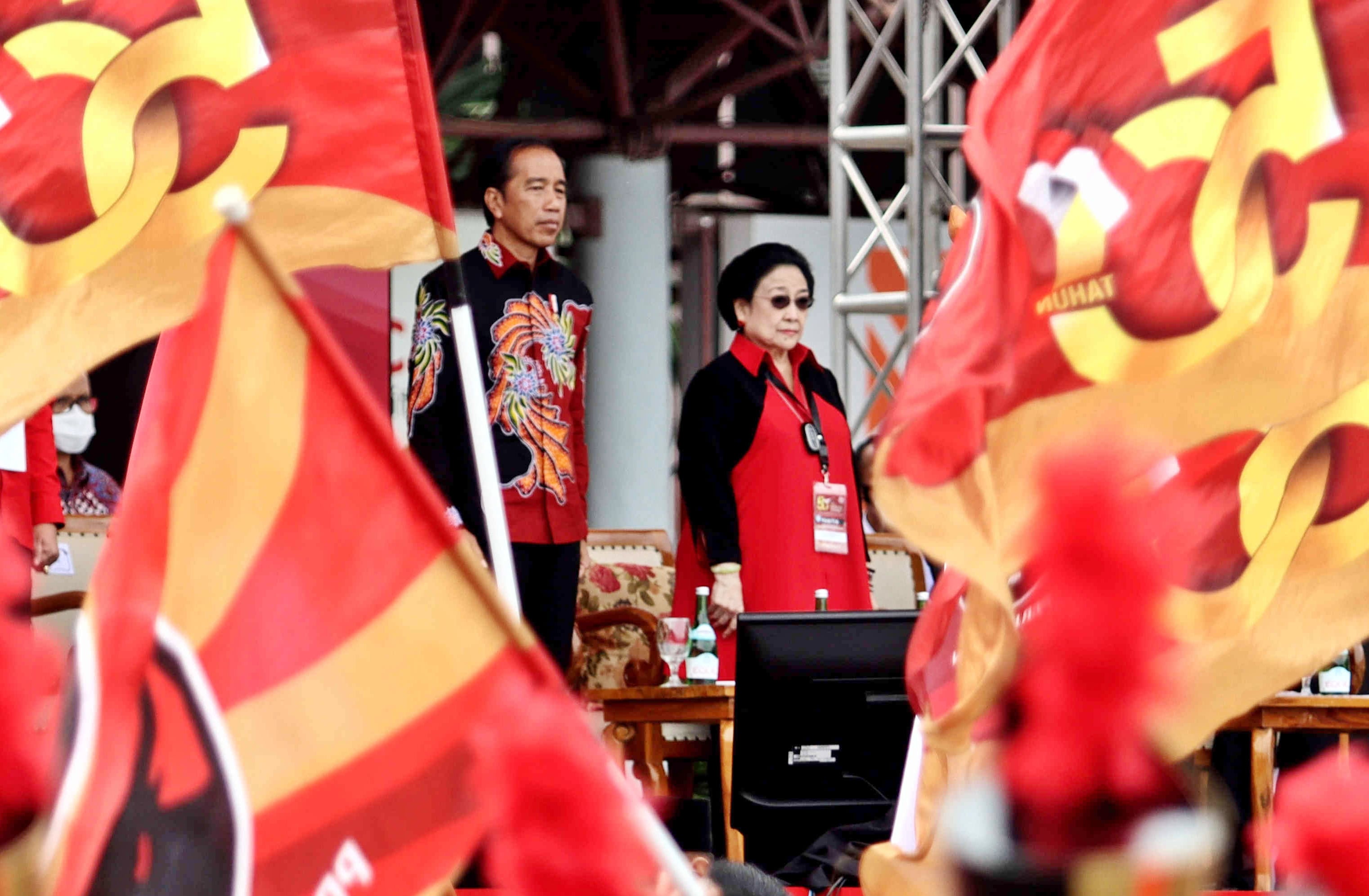Presiden Joko Widodo bersama Ketua Umum PDI Perjuangan Megawati Soekarnoputri
