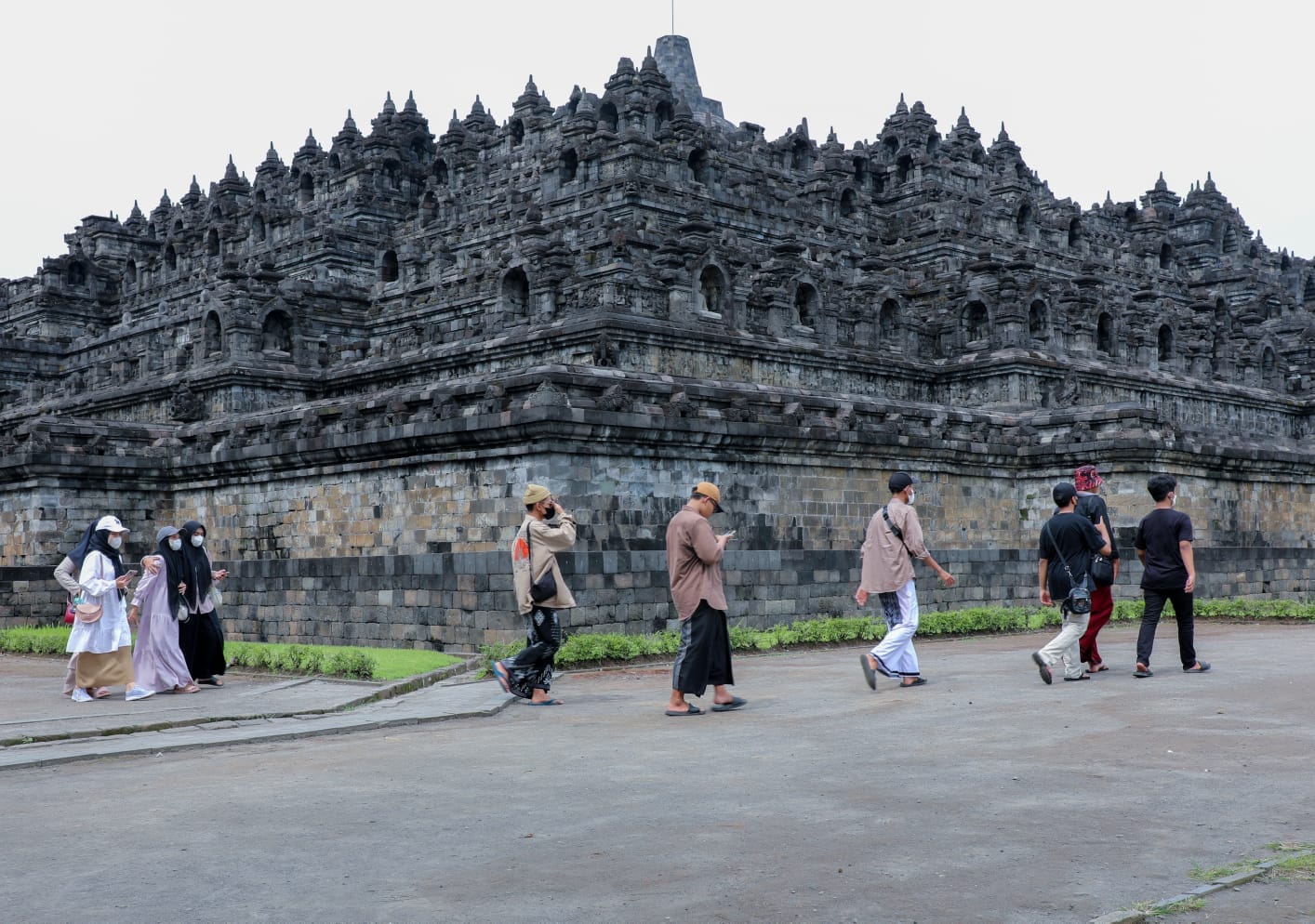 Pengunjung ke Candi Borobudur, Magelang, Jateng jumlahnya meningkat. Tahun 2022 jumlah wisatawan ke Jateng naik 291% dari target.