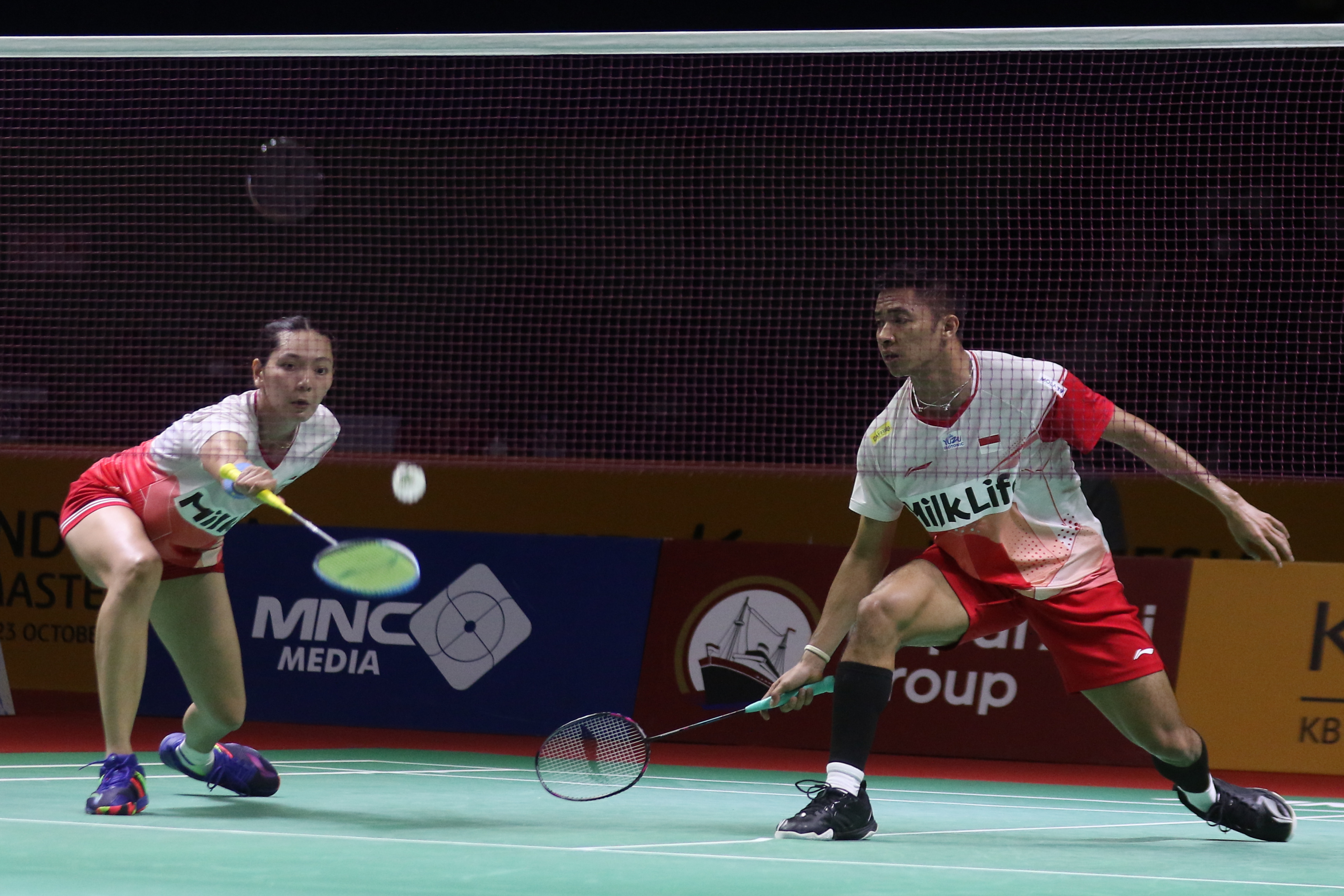 Langkah ganda campuran Indonesia Dejan Ferdinansyah (kanan) dan Gloria Emanuelle Widjaja hanya sampai perempat final.