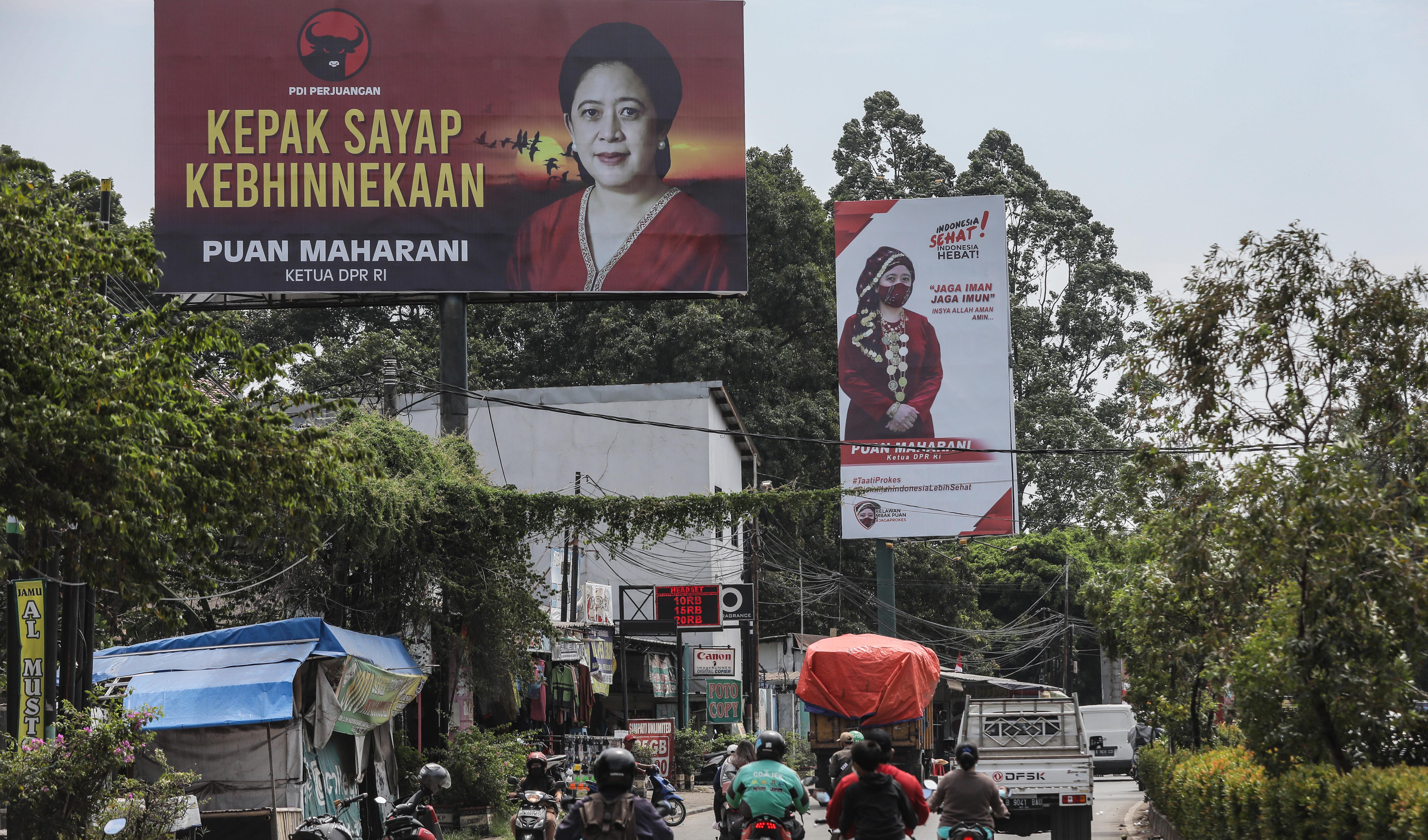 Baliho Ketua DPR sekaligus Ketua DPP PDIP Puan Maharani sempat terpasang di kawasan Cipondoh, Tangerang.