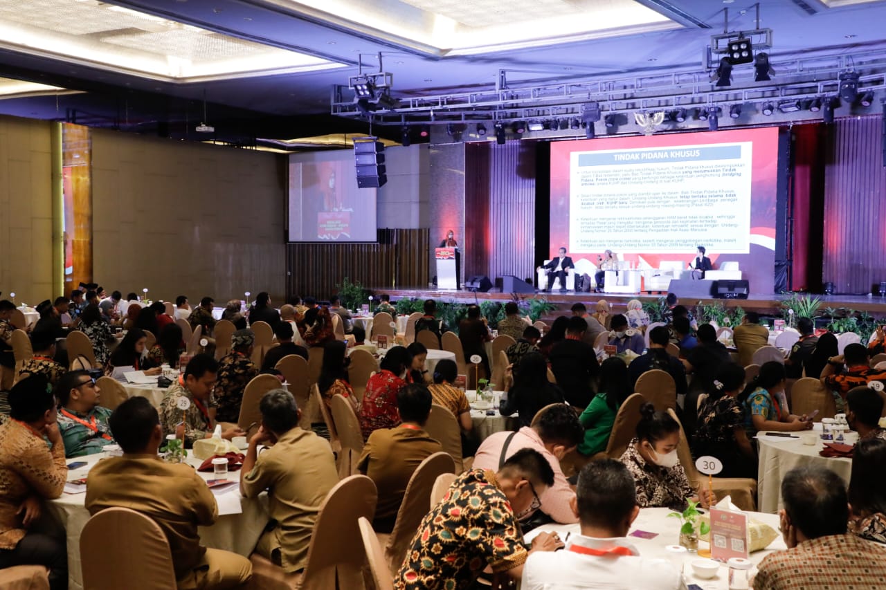 FH USU bekerjasama dengan Masyarakat Hukum Pidana & Kriminologi Indonesia (MAHUPIKI) menggelar kegiatan Sosialisasi KUHP di Hotel Grand Mer