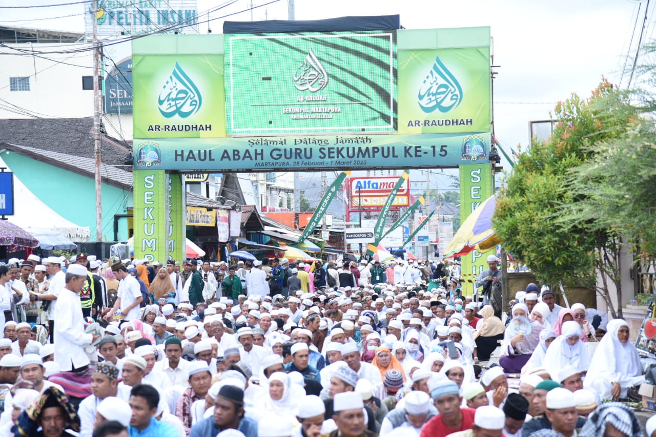 Suasana haul ulama besar Kalimantan Selatan, KH Zaini Abdul Ghani atau Guru Sekumpul di Martapura, beberapa tahun lalu.
