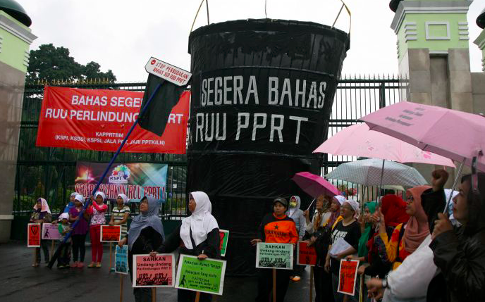 Aksi Massa mendukung pembhasan RUU PPRT   