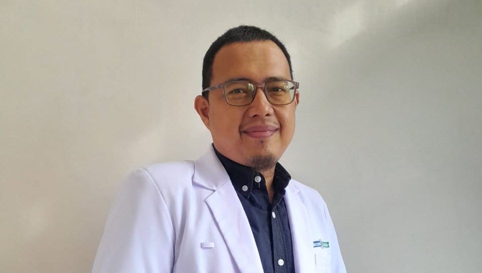 Dokter spesialis saraf dr. Hendra Irawan Sp.S., FINA. 