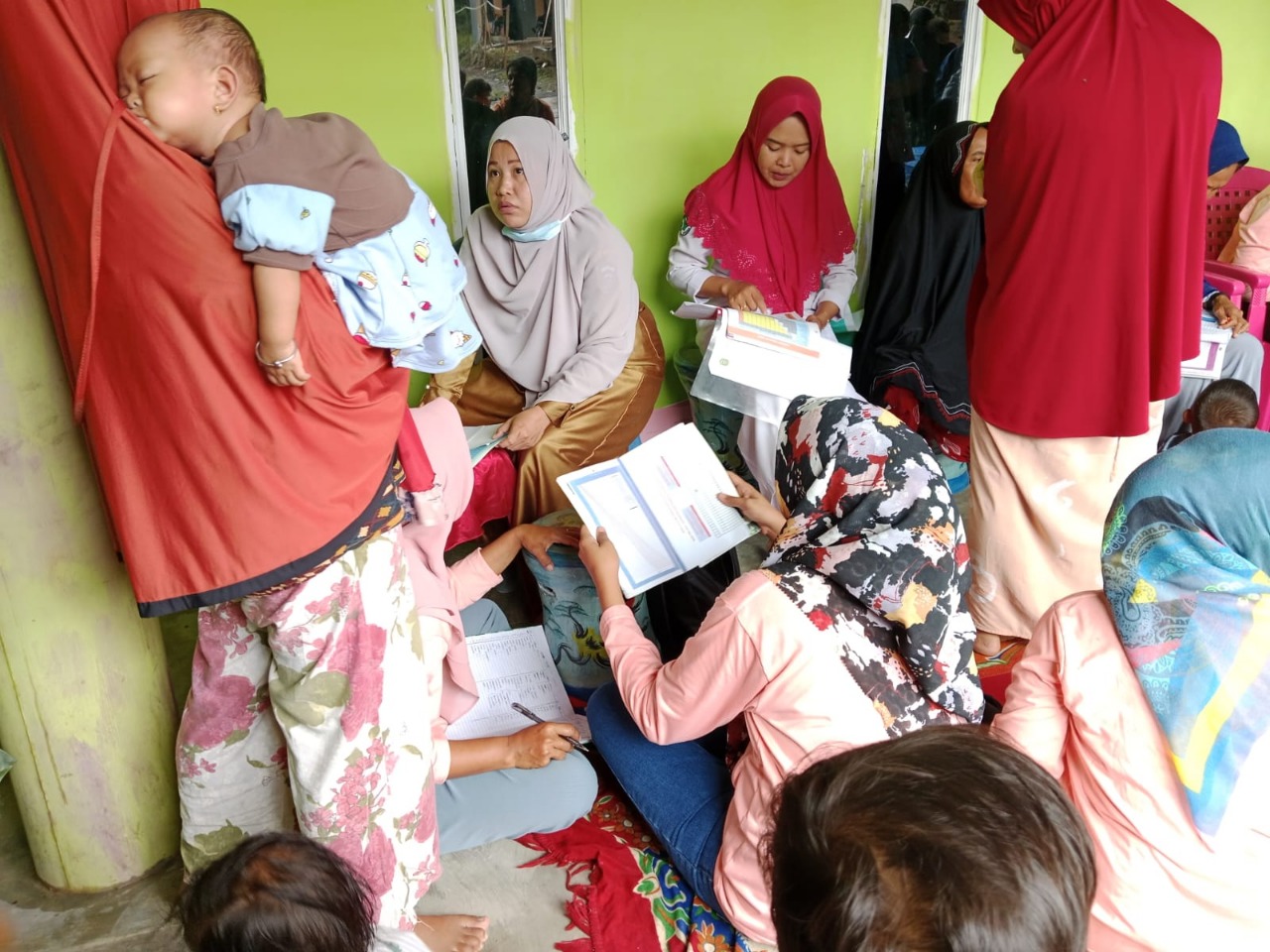 Mak Ganjar Sulsel menggelar penyuluhan ibu hamil dan imunisasi buat balita yang dilaksanakan di Posyandu Kecamatan Polongbangkeng Selatan, T