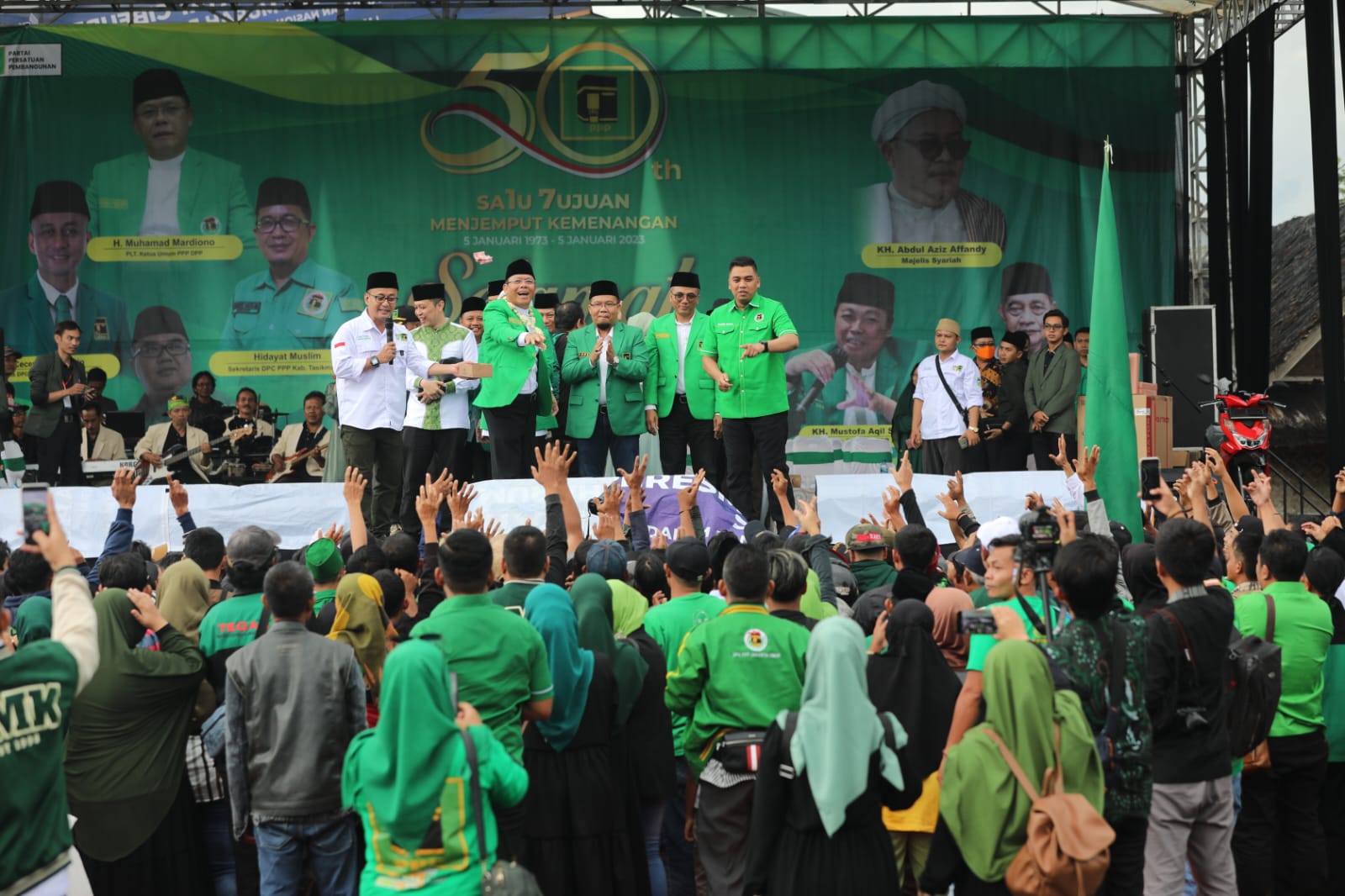 Plt Ketua Umum PPP Muhamad Mardiono menghadiri peringatan Hari Lahir (Harlah) PPP ke-50 yang digelar di Tasikmalaya, Sabtu (22/1/2023)