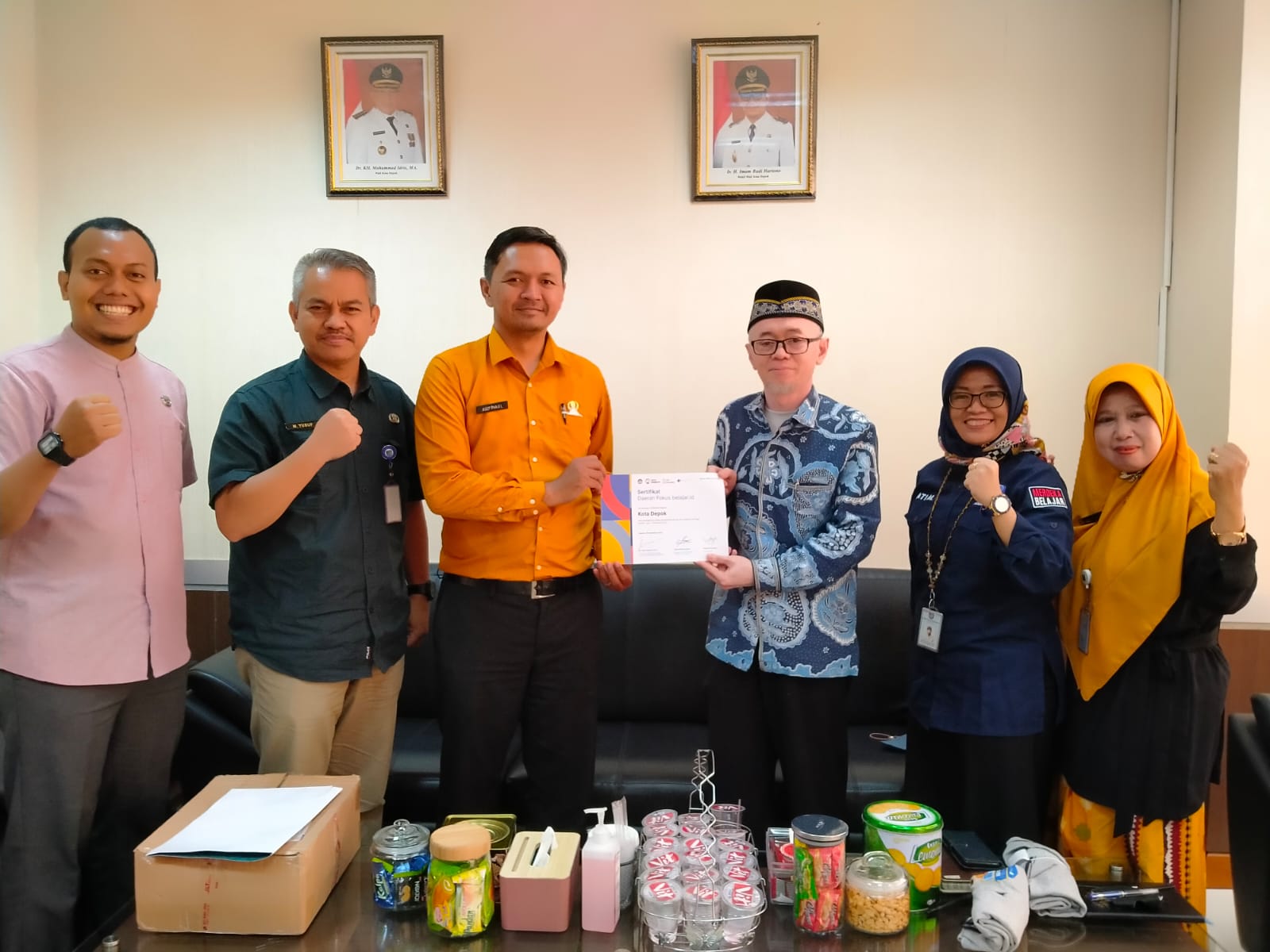 Dinas Pendidikan Kota Depok Jawa Barat meraih penghargaan yang diberikan Kementerian Pendidikan, Kebudayaan, Riset, dan Teknologi (Kemendikb