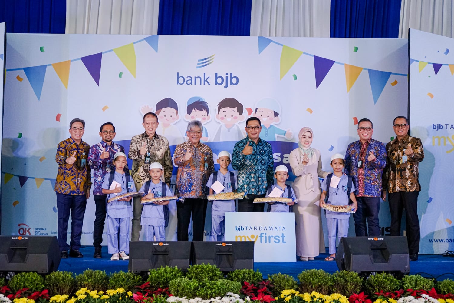 Khitanan massal yang digelar bank bjb